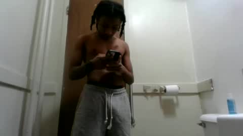 massivemalik online show from January 5, 7:49 pm