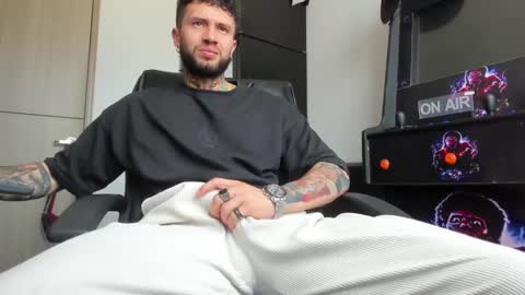 steven  online show from February 27, 7:58 pm