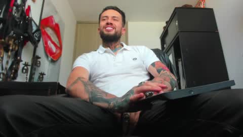 steven  online show from February 1, 8:16 pm