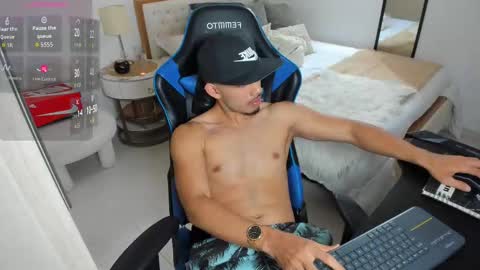Snapshot of mateoleone chatting on October 10, 7:51 pm Matt online show from October 10, 7:51 pm