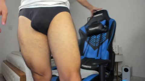 Snapshot of mateoleone chatting on December 6, 4:06 pm Matt online show from December 6, 4:06 pm