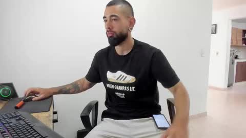 Matheus     online show from November 28, 5:04 pm