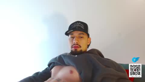 STRURIBE ON INSTAGRAM online show from December 17, 3:41 pm