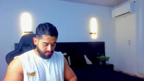 Mathew Flintt  online show from March 17, 3:53 am