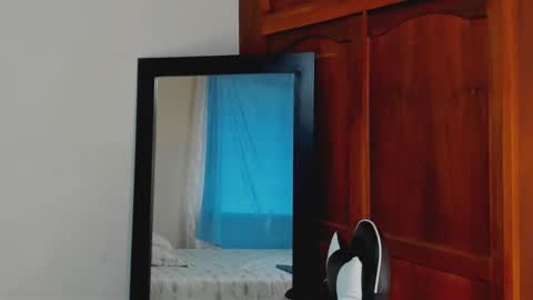 mathews_smith online show from November 27, 1:04 pm