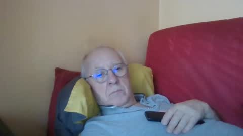 Snapshot of matricule4246 chatting on January 31, 9:27 am joyaam79 online show from January 31, 9:27 am