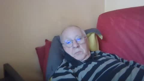 Snapshot of matricule4246 chatting on February 2, 9:51 am joyaam79 online show from February 2, 9:51 am