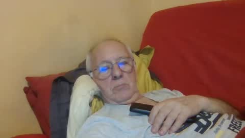 Snapshot of matricule4246 chatting on March 8, 7:29 pm joyaam79 online show from March 8, 7:29 pm