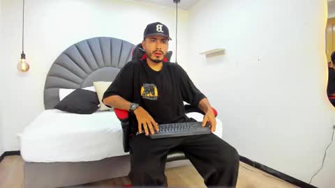 Matthew online show from February 7, 9:20 pm