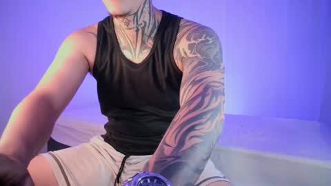 Snapshot of matthewjones1 chatting on December 31, 11:17 pm Matt online show from December 31, 11:17 pm