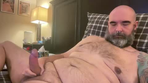 Snapshot of mattybear_76 chatting on February 16, 12:32 am mattybear_76 online show from February 16, 12:32 am