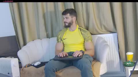 mauro_real_man online show from November 4, 7:37 pm