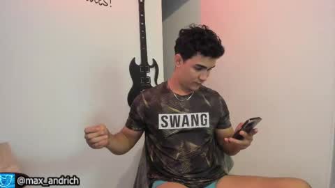 Snapshot of max__andrich chatting on October 22, 3:43 am Max... online show from October 22, 3:43 am