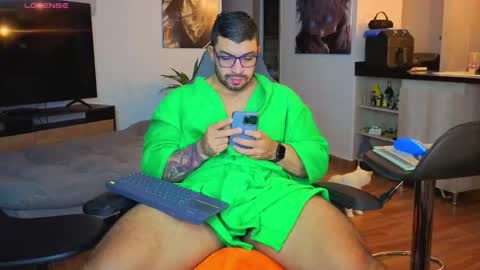 Max online show from November 11, 5:01 am