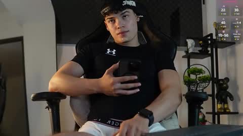 Snapshot of max_cortes1_ chatting on September 18, 2:57 am 60 OFF ON MY OF ONLY FOR TODAY online show from September 18, 2:57 am