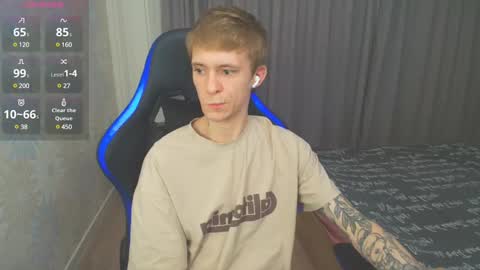 Snapshot of max_gen chatting on January 31, 11:13 pm Max Gen with tats 24years And Ethan without tats 20 years online show from January 31, 11:13 pm