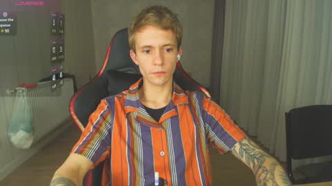 Snapshot of max_gen chatting on December 17, 7:59 pm Max Gen with tats 24years And Ethan without tats 20 years online show from December 17, 7:59 pm