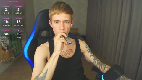 Snapshot of max_gen chatting on January 12, 7:42 pm Max Gen with tats 24years And Ethan without tats 20 years online show from January 12, 7:42 pm