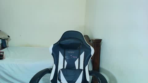 max_love25 online show from October 9, 11:20 pm