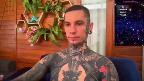 Snapshot of max_reaves chatting on January 17, 2:08 am online show from January 17, 2:08 am