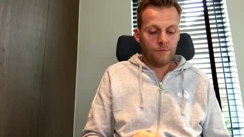 Max take off clothes online show from November 3, 2:08 pm