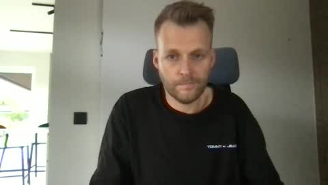 Max take off clothes online show from February 6, 8:55 am