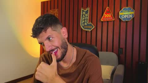 Max Taylor online show from October 15, 9:44 pm