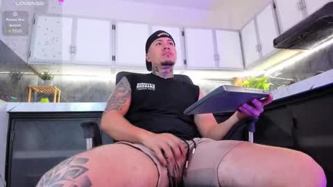 Max  online show from March 4, 7:43 pm