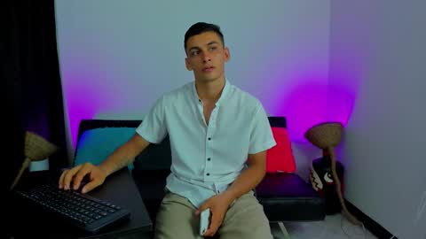 MAX     online show from February 26, 7:10 am