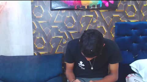 max online show from September 29, 11:00 pm