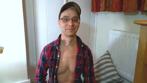 Snapshot of maxdavies chatting on February 20, 6:13 pm Max Davies online show from February 20, 6:13 pm