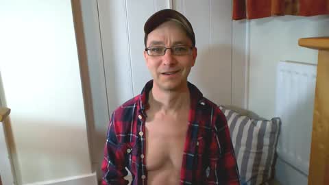 Snapshot of maxdavies chatting on January 16, 12:53 pm Max Davies online show from January 16, 12:53 pm