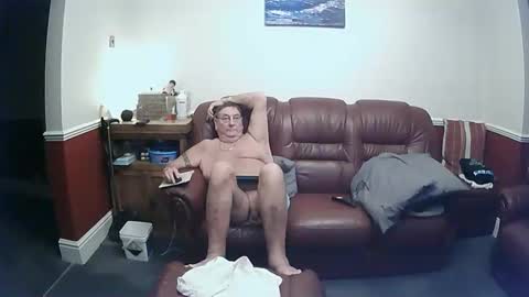 MAX online show from October 23, 12:03 am