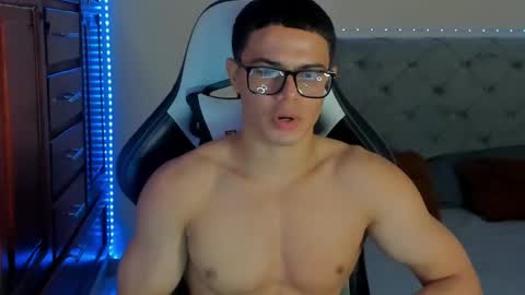 Snapshot of maxiimus__ chatting on January 14, 10:23 pm Maximus online show from January 14, 10:23 pm