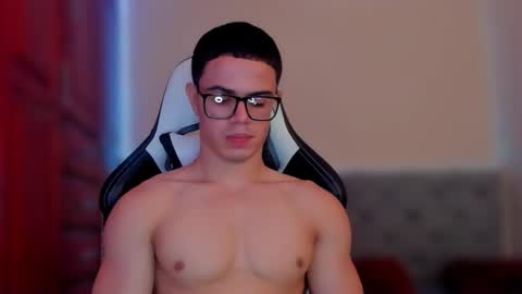 Snapshot of maxiimus__ chatting on January 13, 5:02 pm Maximus online show from January 13, 5:02 pm