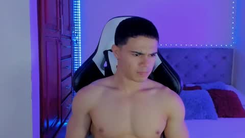 Snapshot of maxiimus__ chatting on February 6, 12:54 am Maximus online show from February 6, 12:54 am