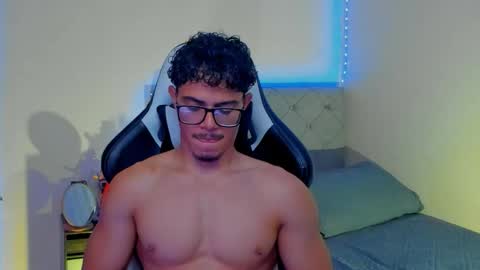 Snapshot of maxiimus__ chatting on September 24, 1:49 am Maximus online show from September 24, 1:49 am
