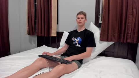 maxim burn online show from December 18, 6:26 pm