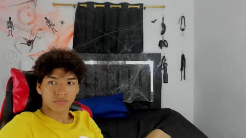 Maximiliano online show from November 1, 7:51 pm