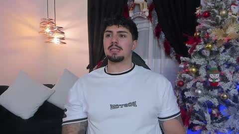 Snapshot of maximo_rodriguez chatting on December 14, 3:29 am Maximo online show from December 14, 3:29 am