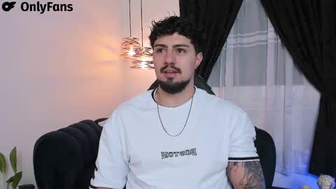 Snapshot of maximo_rodriguez chatting on February 24, 7:00 am Maximo online show from February 24, 7:00 am