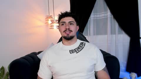 Snapshot of maximo_rodriguez chatting on January 20, 6:42 am Maximo online show from January 20, 6:42 am