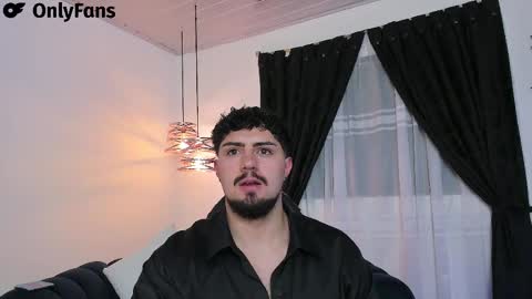 Snapshot of maximo_rodriguez chatting on February 28, 5:26 am Maximo online show from February 28, 5:26 am