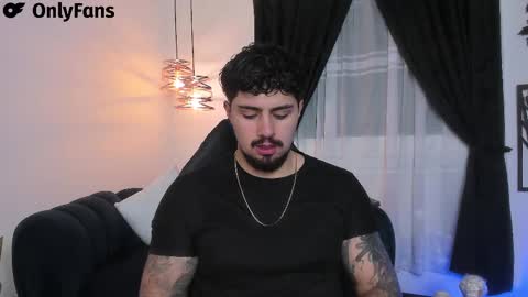 Snapshot of maximo_rodriguez chatting on February 18, 6:59 am Maximo online show from February 18, 6:59 am