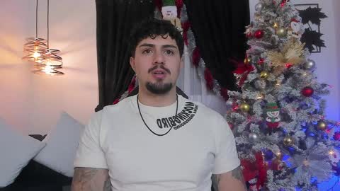 Snapshot of maximo_rodriguez chatting on December 19, 6:01 am Maximo online show from December 19, 6:01 am