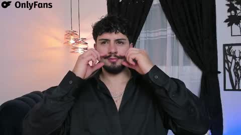 Snapshot of maximo_rodriguez chatting on February 22, 5:34 am Maximo online show from February 22, 5:34 am