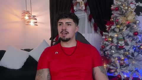 Snapshot of maximo_rodriguez chatting on December 23, 5:17 am Maximo online show from December 23, 5:17 am