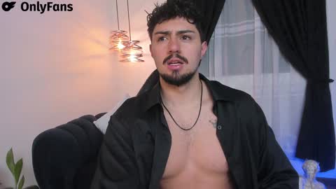 Snapshot of maximo_rodriguez chatting on January 28, 10:34 am Maximo online show from January 28, 10:34 am