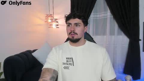 Snapshot of maximo_rodriguez chatting on February 16, 5:48 am Maximo online show from February 16, 5:48 am