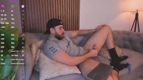 Maximo Wolf online show from April 11, 8:45 pm